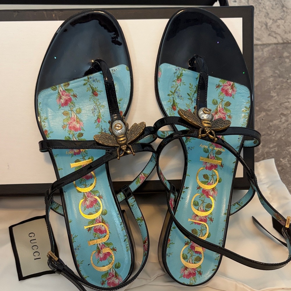 Gucci Black Patent Leather Sandals with Blue Floral Insole and Bee Detail